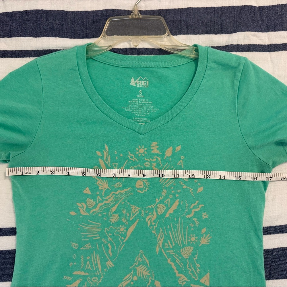 REI Bright Mint Green Graphic Short Sleeve V-Neck Tee, Women’s Small - Picture 5 of 6